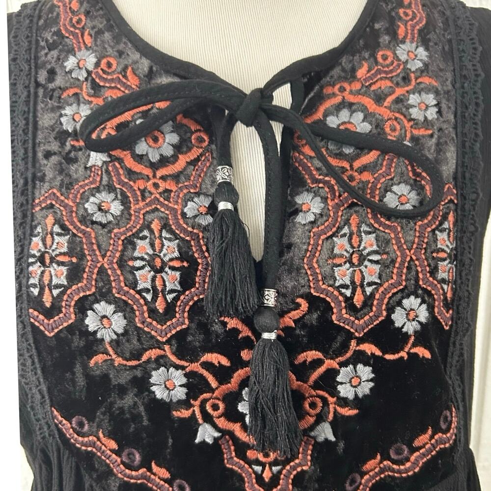 Knox Rose Black Embroidered Boho Tassel Tank Top Small Velvet Yoke - Picture 3 of 8